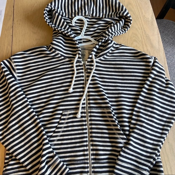 Billabong Black and White Sweater - Picture 3 of 6